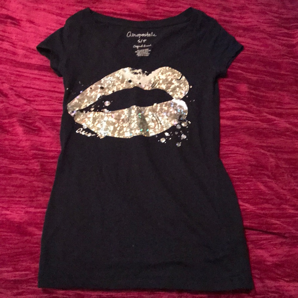 Navy Aeropostale tee with shimmery silver lips